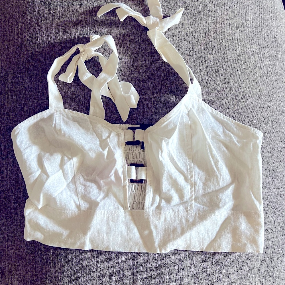Adorable crop top!